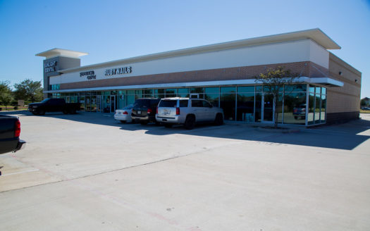 Y Shops at Pearland Parkway